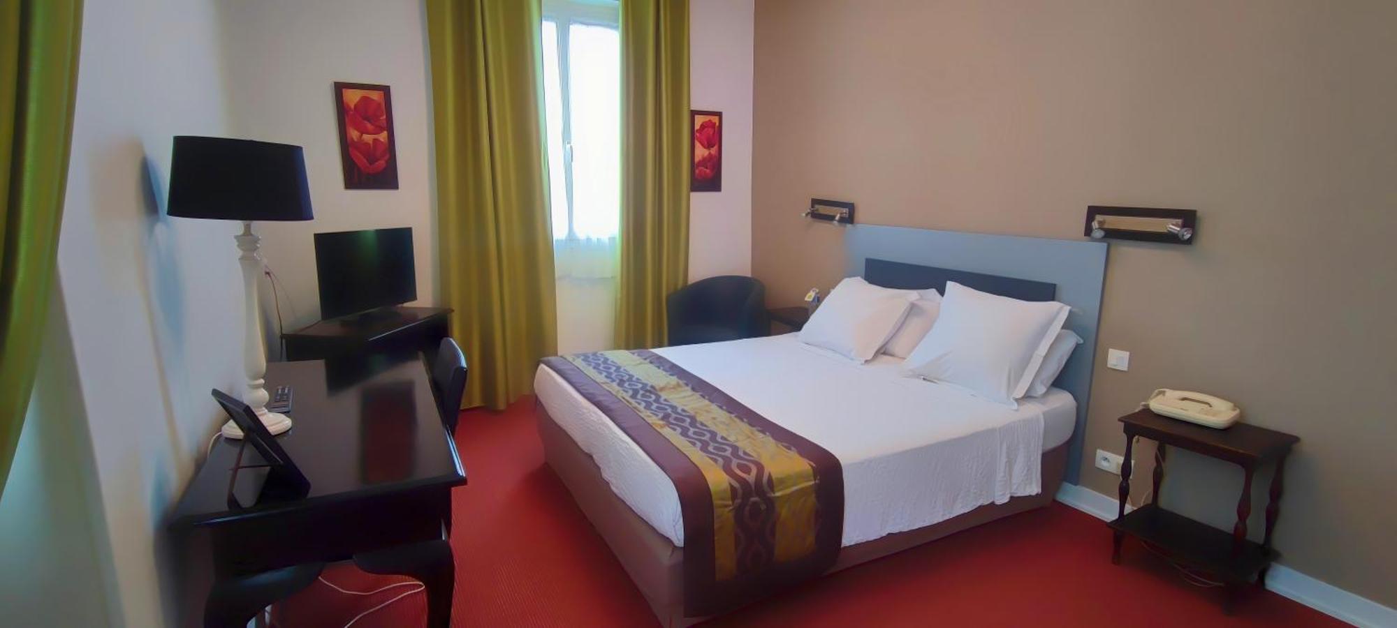 Logis Grand Hotel Pelisson Nontron Eksteriør bilde